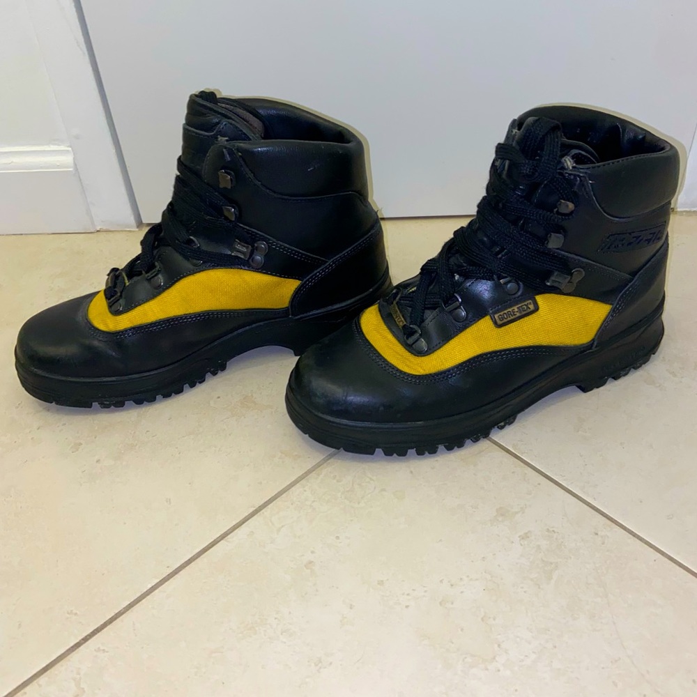 Gore-Tex waterproof lug sole boots snow rain hiking outdoor combat size 9
